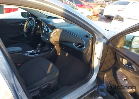 2018 Chevrolet Malibu Lt z USA, uszkodzony, nr VIN 1G1ZD5ST5JF210231